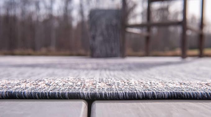 Unique Loom Outdoor Traditional Collection Area Rug - Antique (4' 1" Round, Charcoal Gray/ Natural)