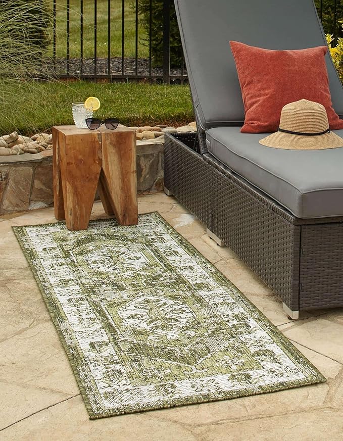 Unique Loom Outdoor Traditional Collection Area Rug - Valeria (2' x 6' 1" Runner, Green/ Light Green)