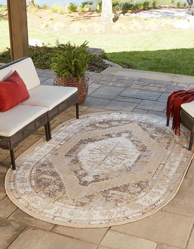 Unique Loom Outdoor Traditional Collection Area Rug - Valeria (5' 3" x 7' 10" Oval, Natural/ Ivory)
