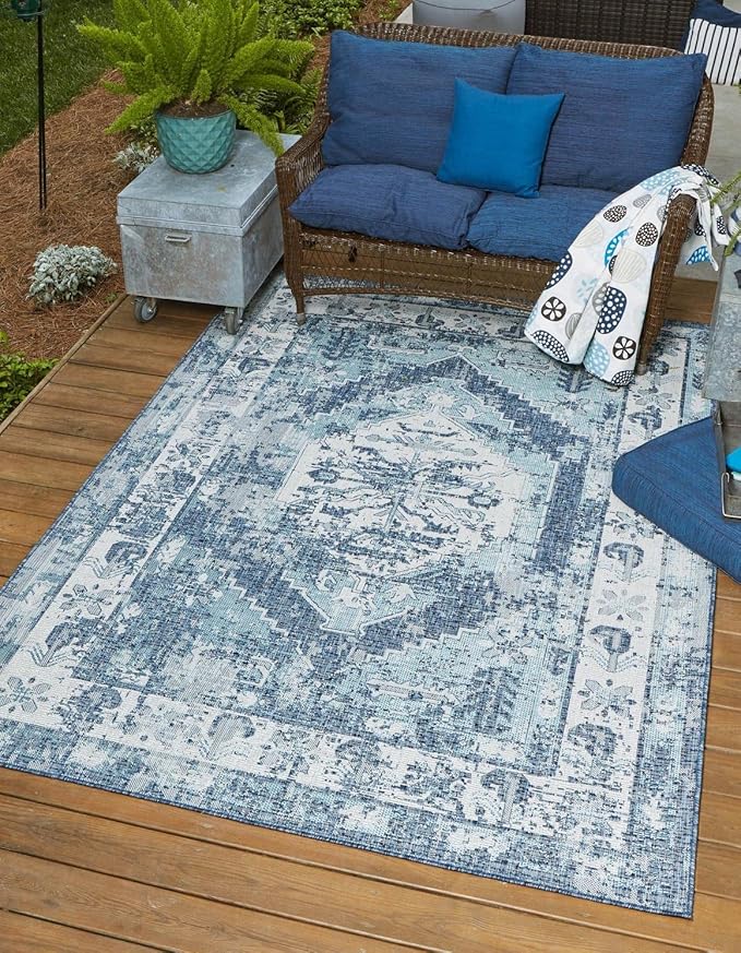 Unique Loom Outdoor Traditional Collection Area Rug - Valeria (4' 1" x 6' 1" Rectangle, Blue/ Ivory)