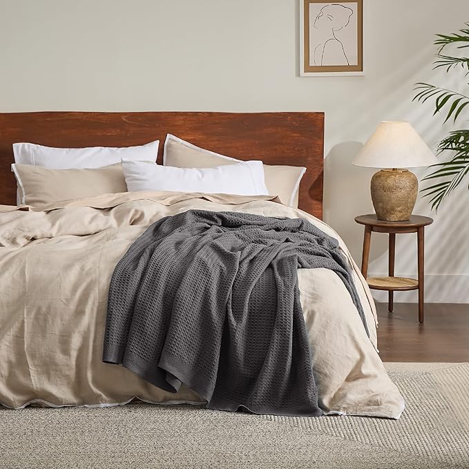 Bedsure 100% Cotton Blanket Queen Size for Bed - Breathable and Soft, Waffle Weave Blanket for Summer, Thick Cozy Fall Blankets for Women Gift, Dark Grey, 90x90 Inches