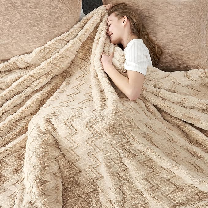 Cozy Bliss Faux Fur Throw Blanket for Couch - Soft Fuzzy Cozy Throw Gift Blankets for Women,Beige Boho Blanket for Sofa Bedroom Living Room.50 * 60 Inches